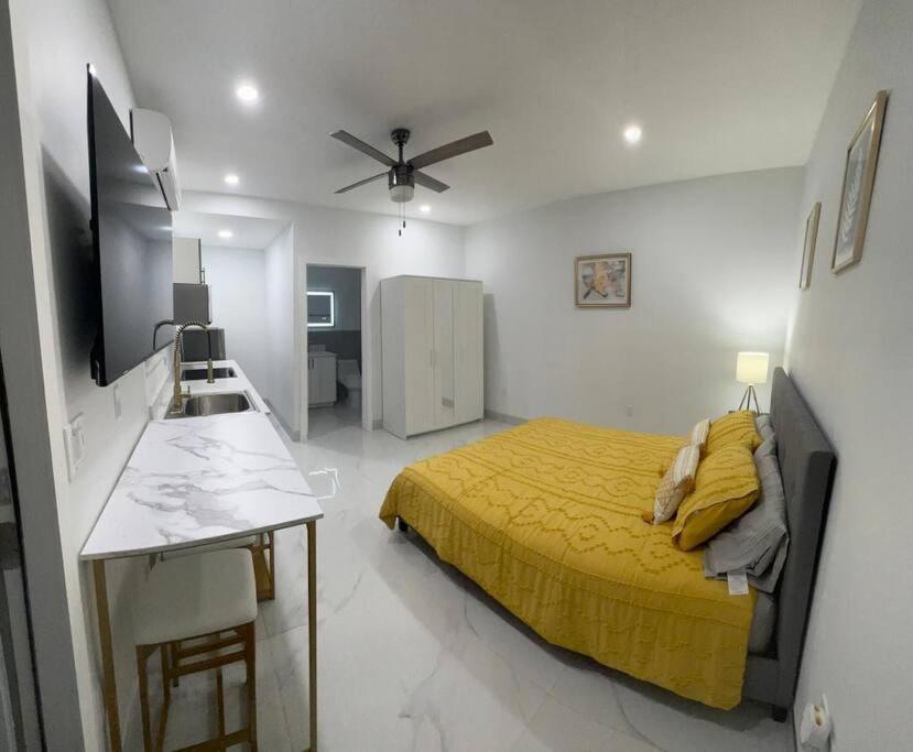 Stunning Deluxe Studio Hialeah Exterior photo